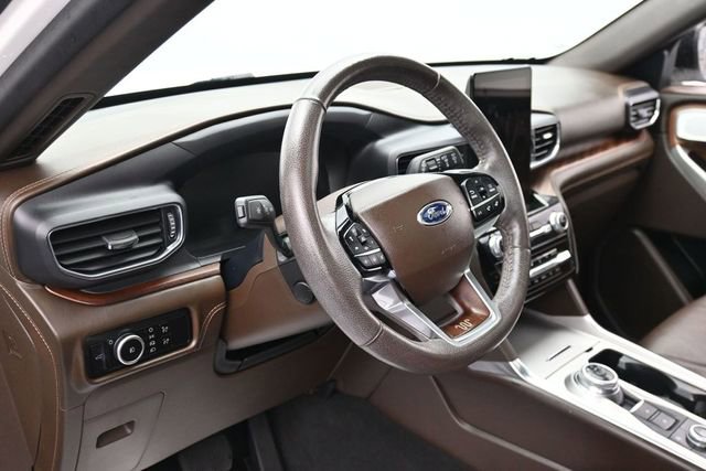 Certified 2023 Ford Explorer King Ranch w/ Technology Package AWD/4WD image 15