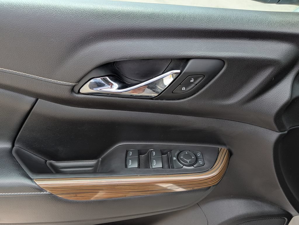 Used 2020 GMC Acadia SLE FWD image 19