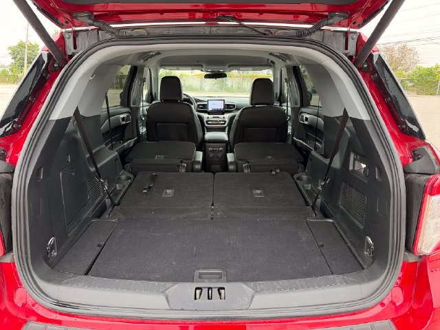 Certified 2024 Ford Explorer XLT w/ Equipment Group 202A AWD/4WD image 32