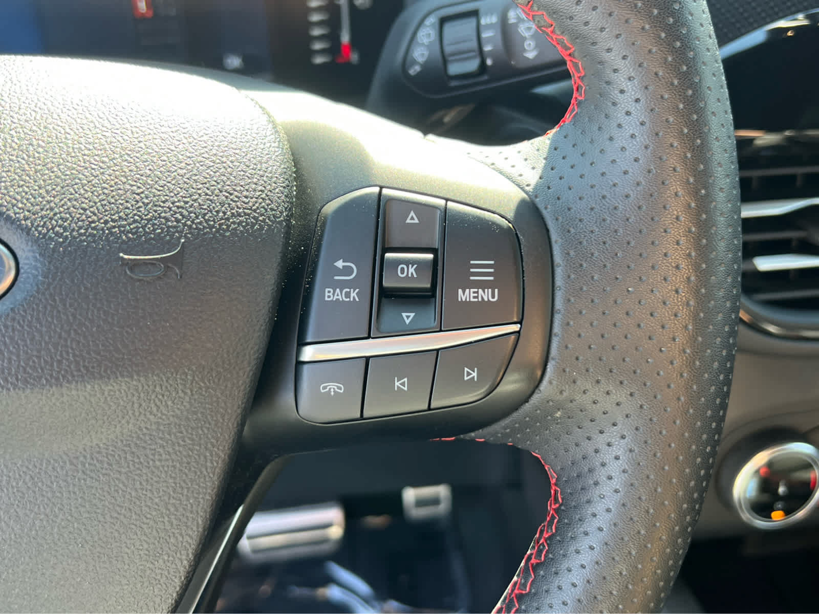 Certified 2024 Ford Escape ST-Line AWD/4WD image 33