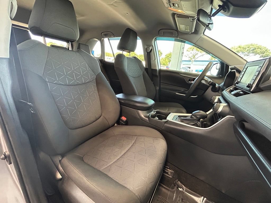 Used 2020 Toyota RAV4 XLE FWD image 28