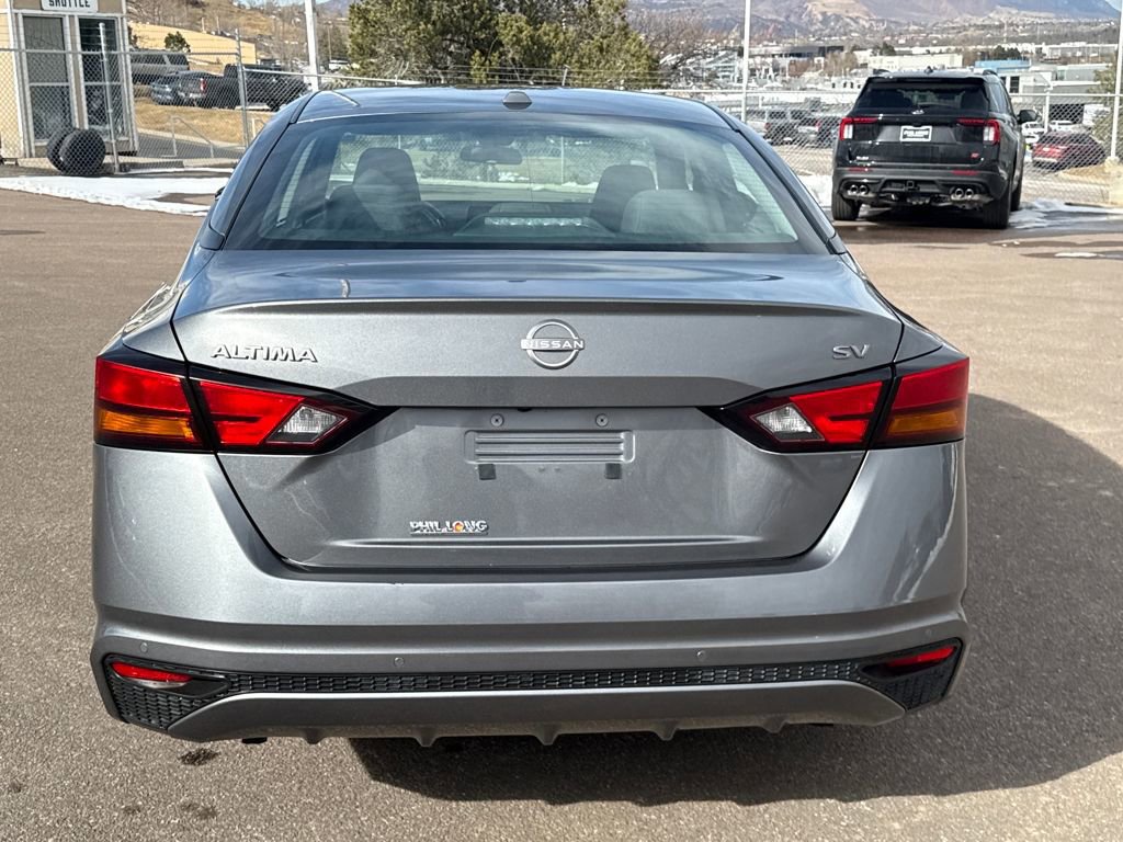 Used 2024 Nissan Altima 2.5 SV image 4