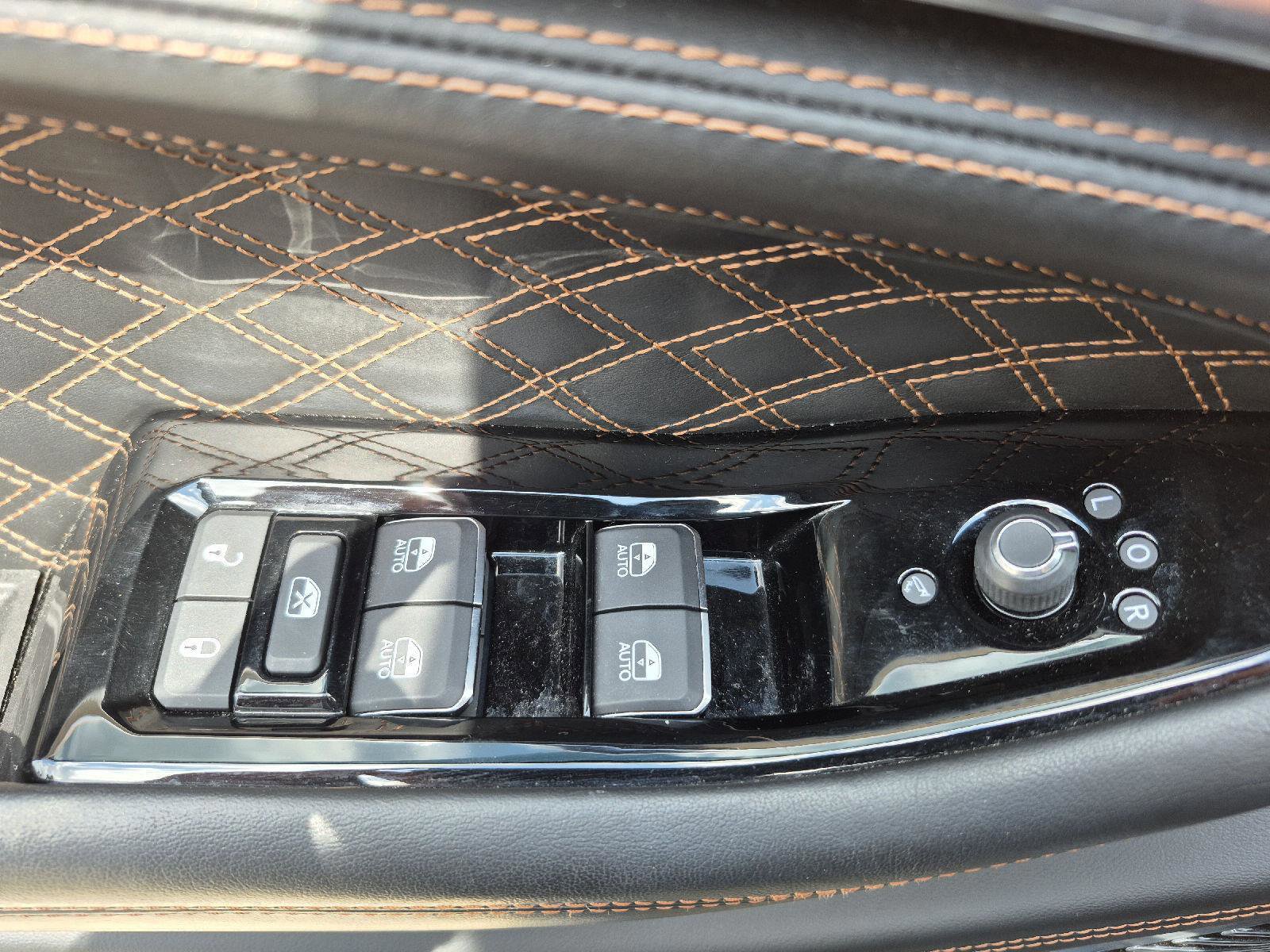 Used 2023 Jeep Grand Cherokee Summit image 16