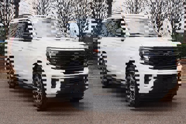 Certified 2025 Ford Expedition Active image 7