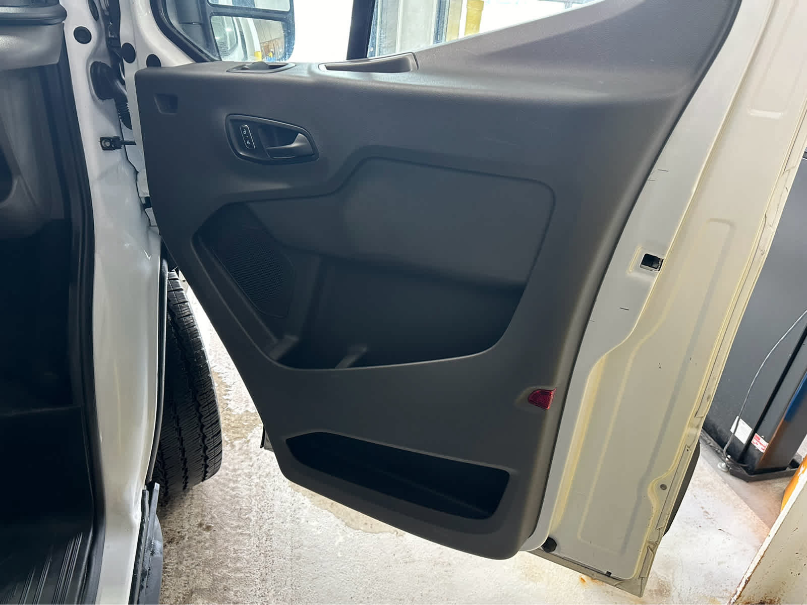 Certified 2026 Ford Transit 350 XLT RWD image 31