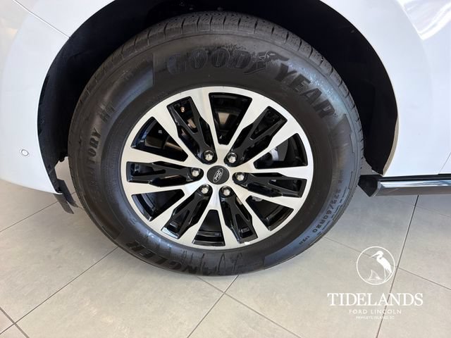 Certified 2025 Ford Expedition Platinum AWD/4WD image 32