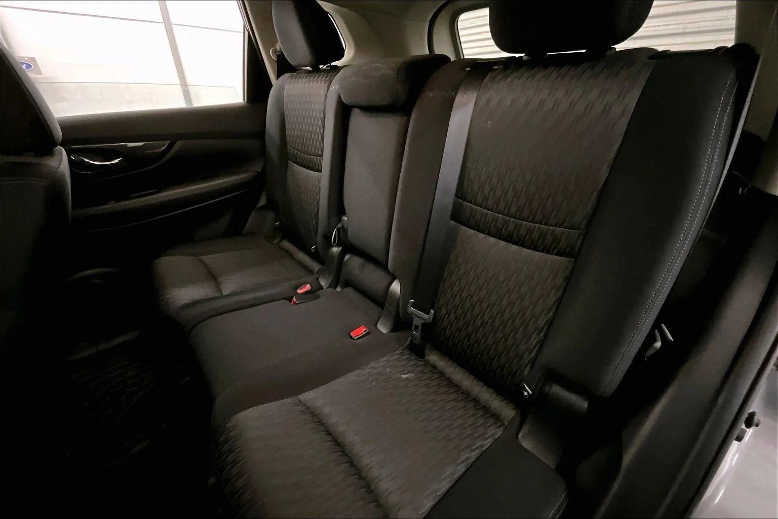 Used 2017 Nissan Rogue S image 25