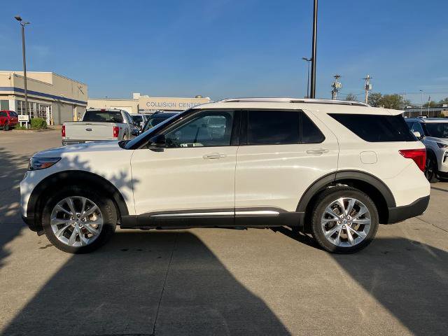 Certified 2023 Ford Explorer Platinum w/ Premium Technology Package AWD/4WD image 2