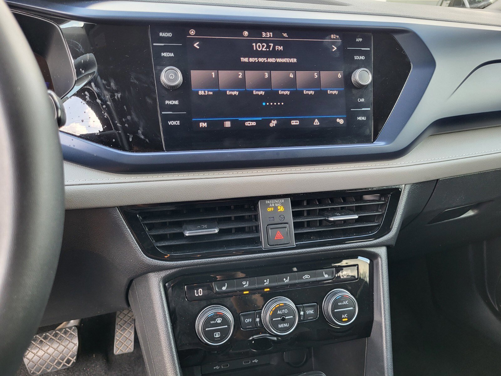 Used 2024 Volkswagen Taos SE FWD image 20