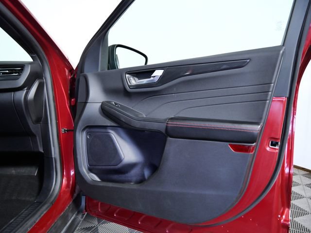 Certified 2024 Ford Escape ST-Line w/ Tech Pack #1 AWD/4WD image 9