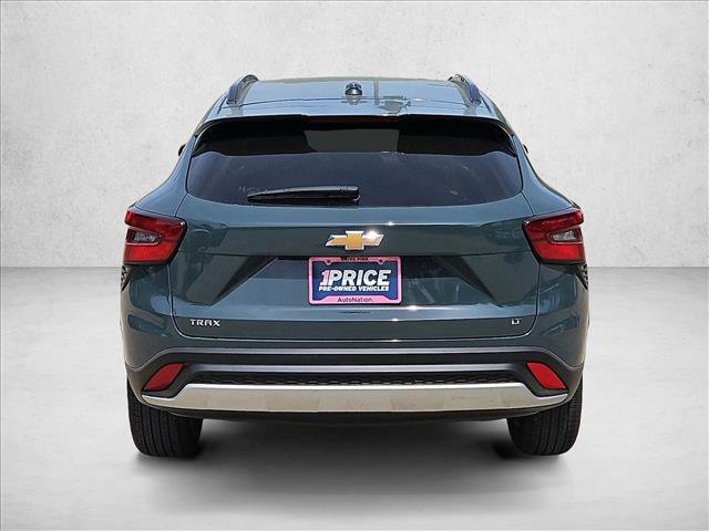 Used 2025 Chevrolet Trax LT image 7
