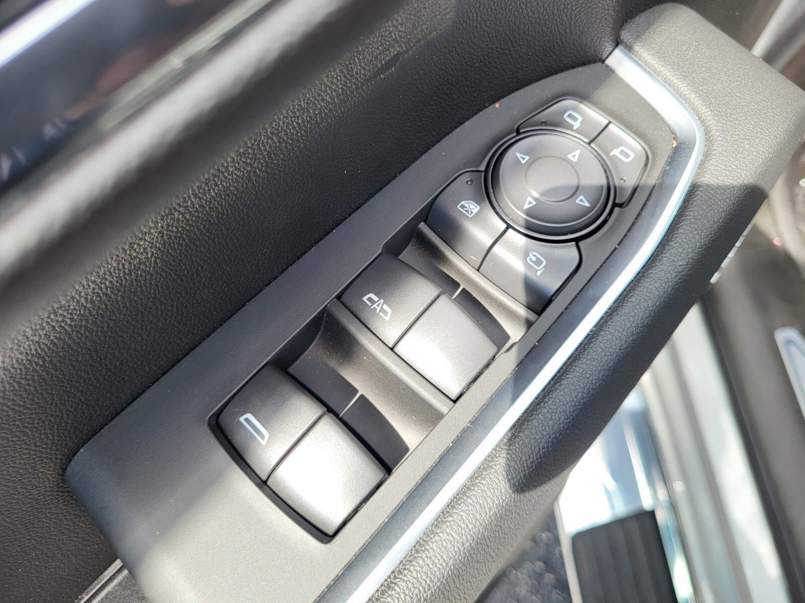 Used 2026 GMC Sierra 1500 SLT image 19