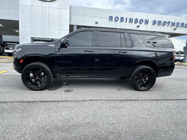 Used 2022 Chevrolet Suburban Z71 w/ Luxury Package AWD/4WD image 8