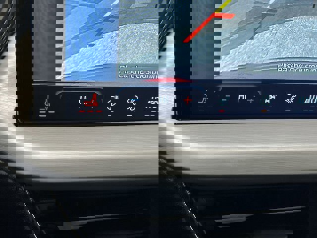 Certified 2025 Ford Escape Platinum image 36