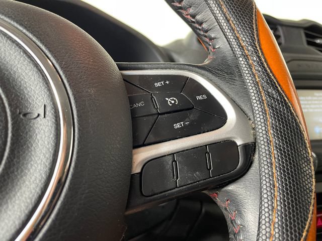 Used 2017 Jeep Renegade Trailhawk AWD/4WD image 10