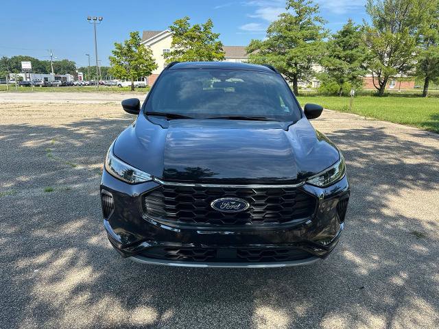Certified 2023 Ford Escape ST-Line w/ Tech Pack #1 AWD/4WD image 11