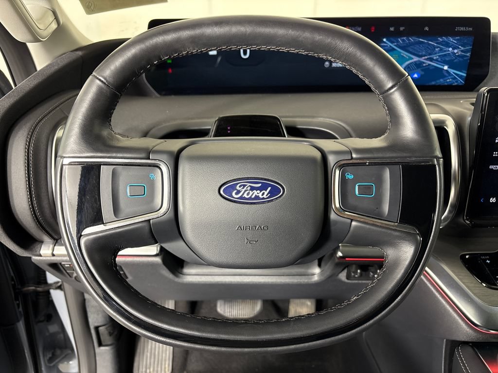 Certified 2025 Ford Expedition Platinum w/ Driver's Package AWD/4WD image 16