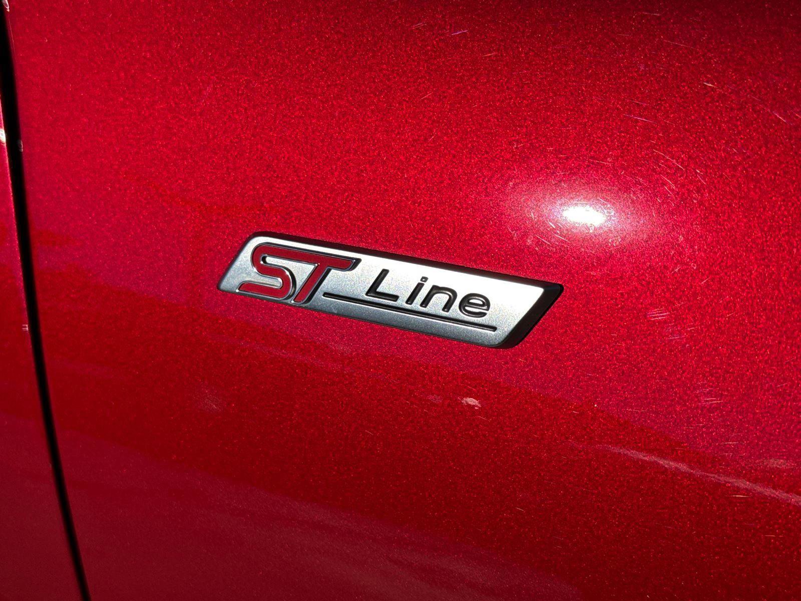 Certified 2023 Ford Escape ST-Line Elite w/ Premium Technology Package image 11