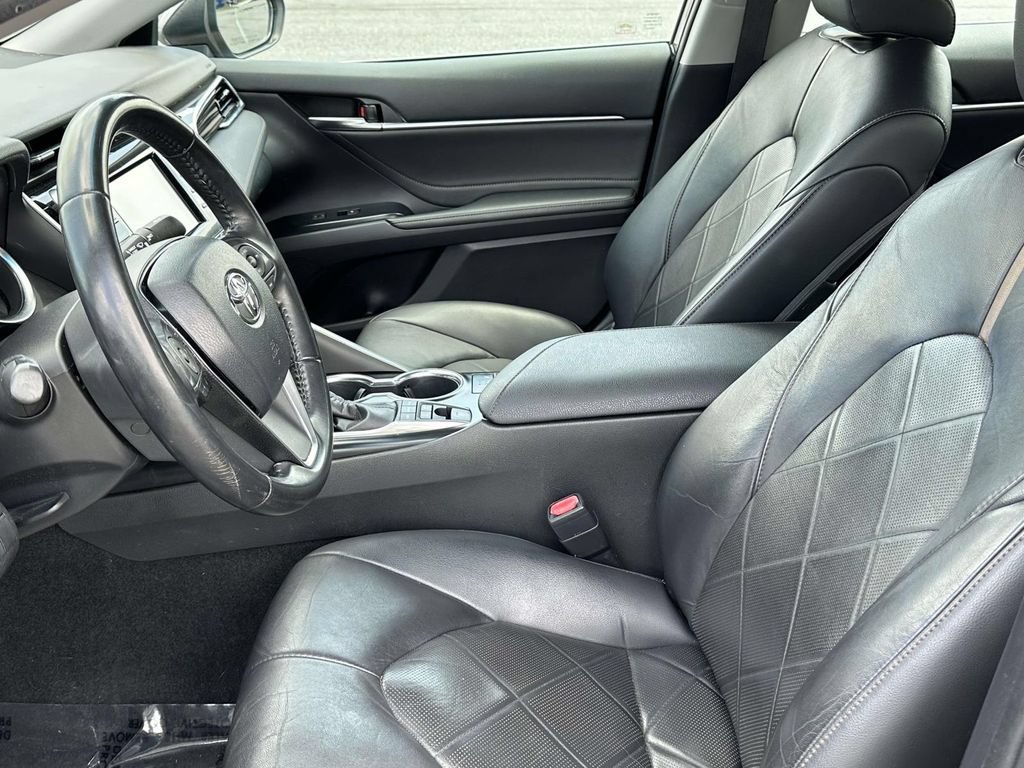 Used 2018 Toyota Camry XLE FWD image 16