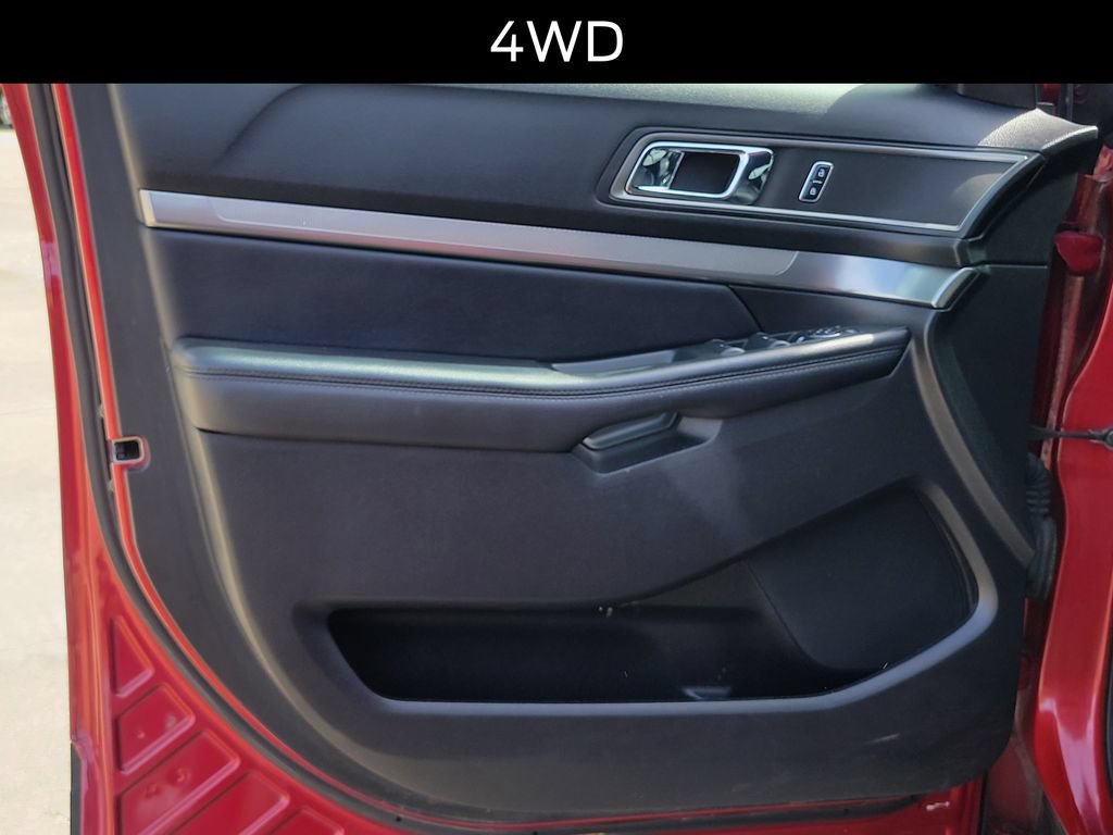 Certified 2018 Ford Explorer XLT w/ Equipment Group 202A AWD/4WD image 22