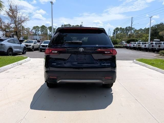 Used 2025 Toyota Grand Highlander AWD image 7