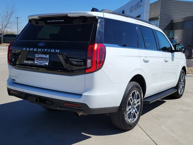 Certified 2025 Ford Expedition Active image 3