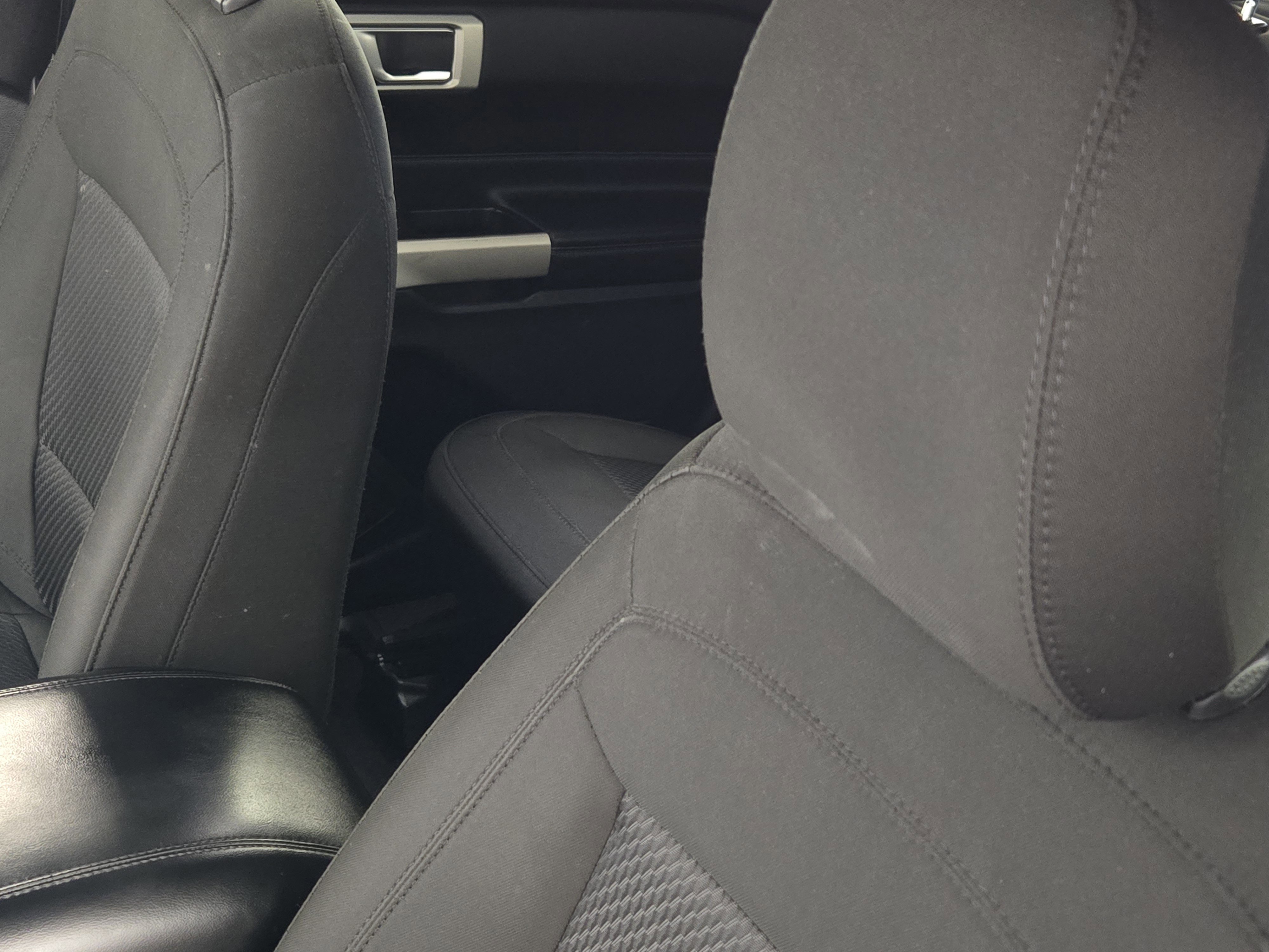 Certified 2022 Ford Explorer XLT RWD image 14