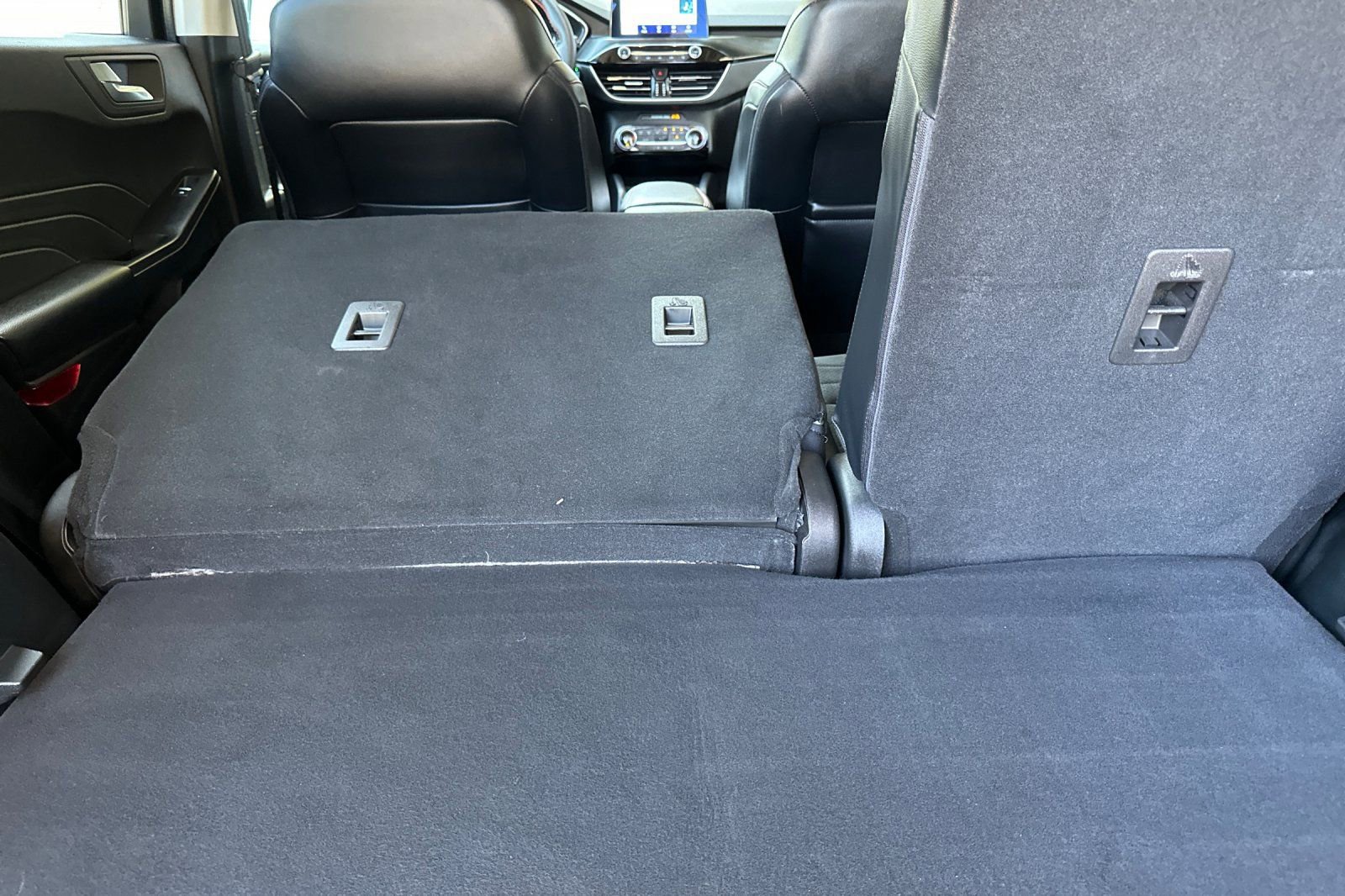 Certified 2022 Ford Escape SEL w/ SEL Stealth AWD Package image 16