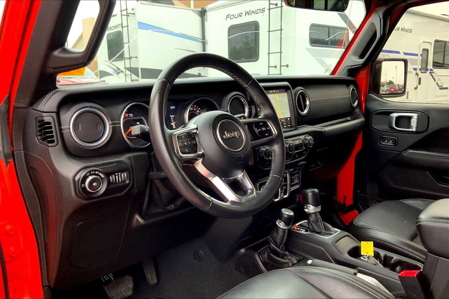 Used 2018 Jeep Wrangler Unlimited Sahara image 15