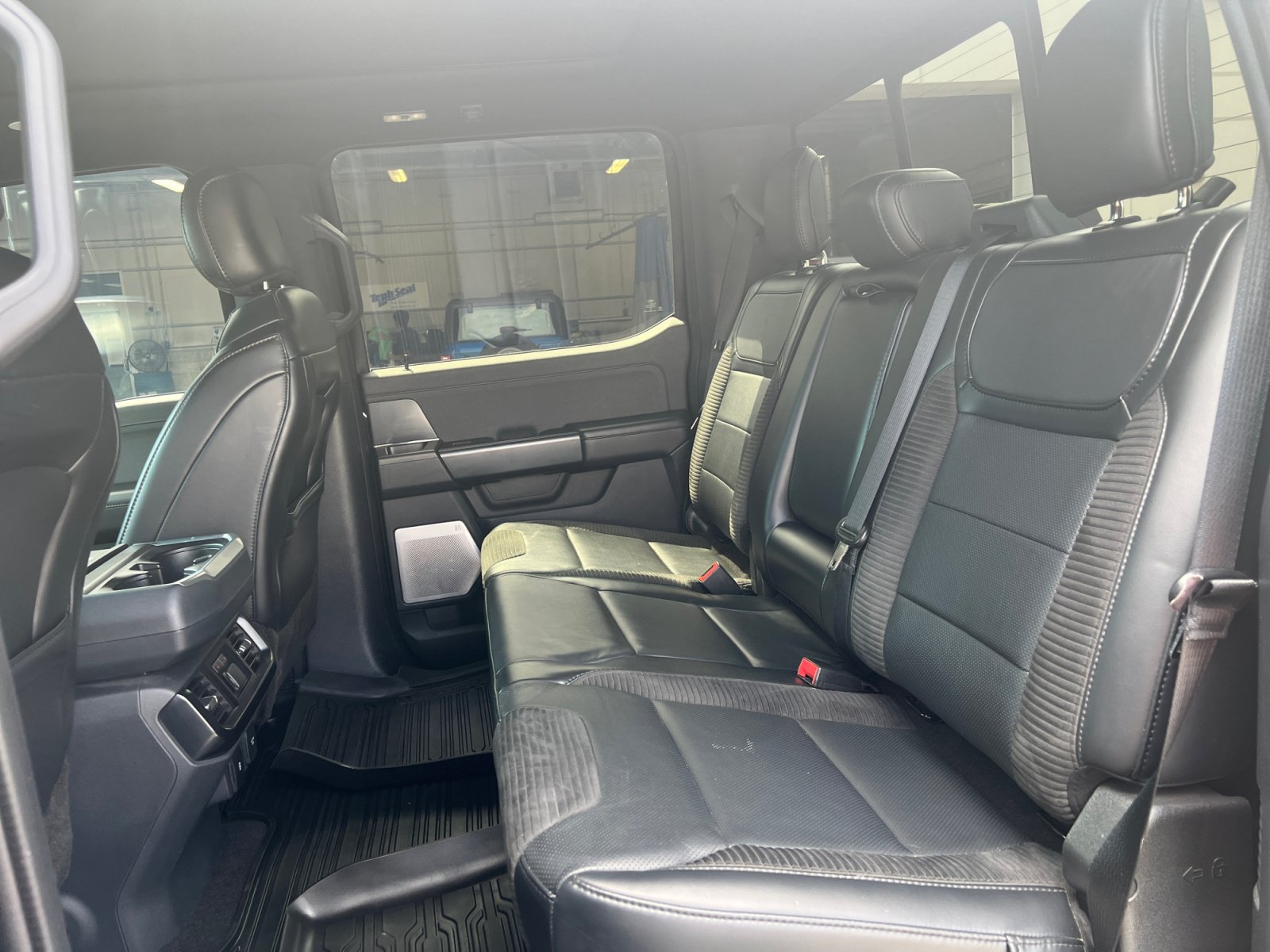 Certified 2022 Ford F150 Raptor w/ Raptor 37 Performance Package AWD/4WD image 27