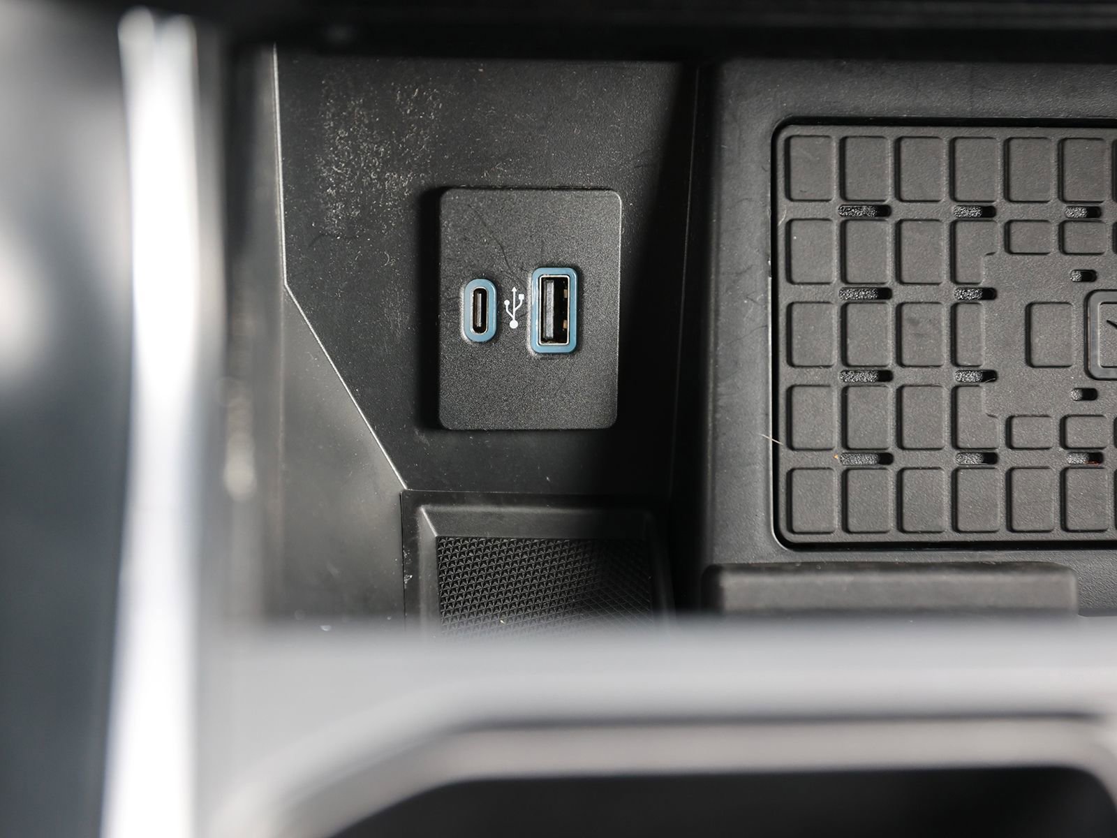 Certified 2024 Ford F150 Raptor AWD/4WD image 34