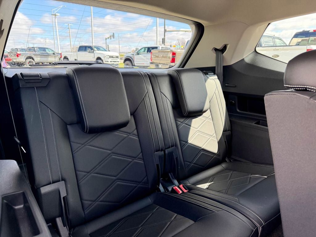 Used 2025 Volkswagen Atlas SE AWD/4WD image 19