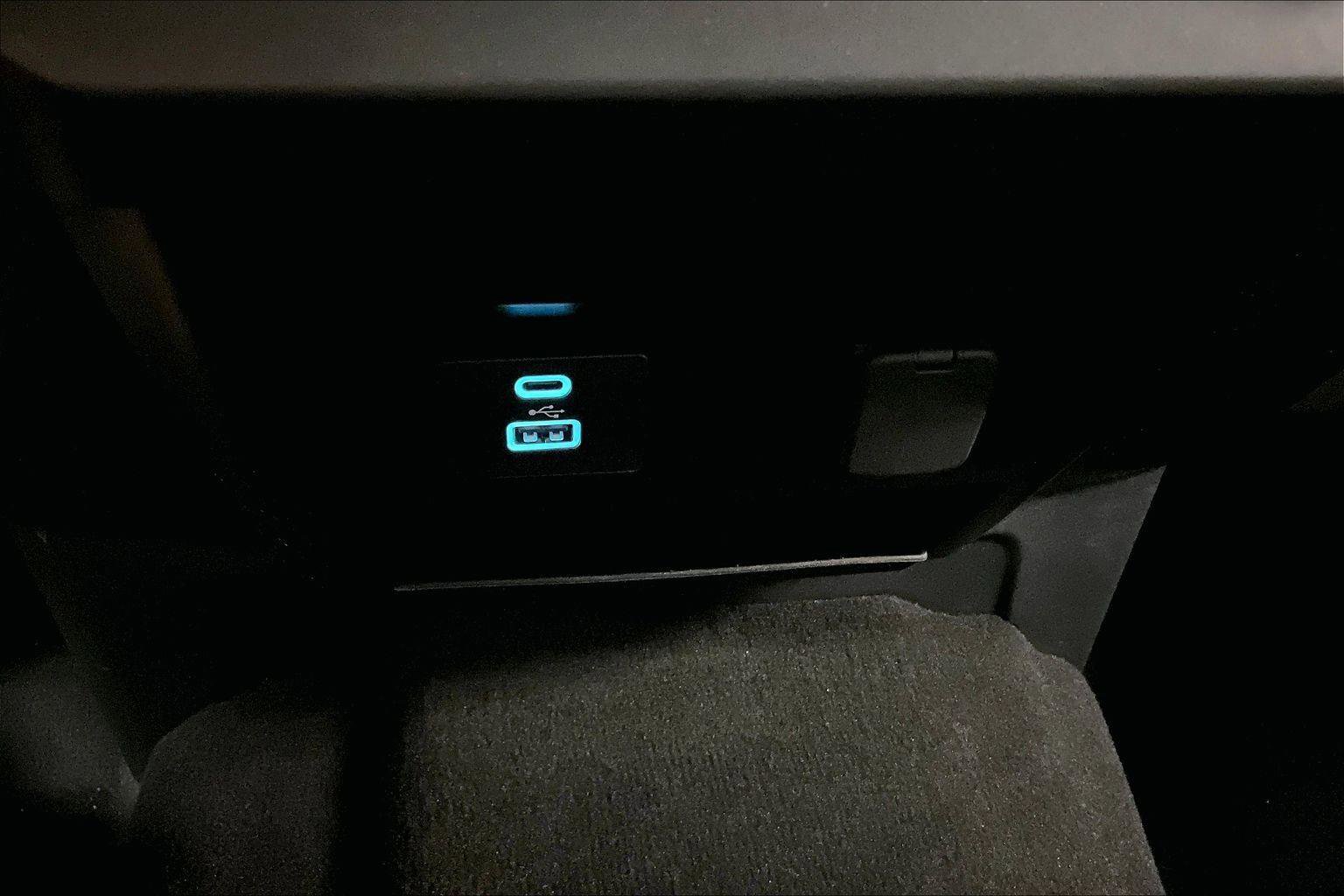 Certified 2022 Ford F350 XLT w/ XLT Value Package image 31