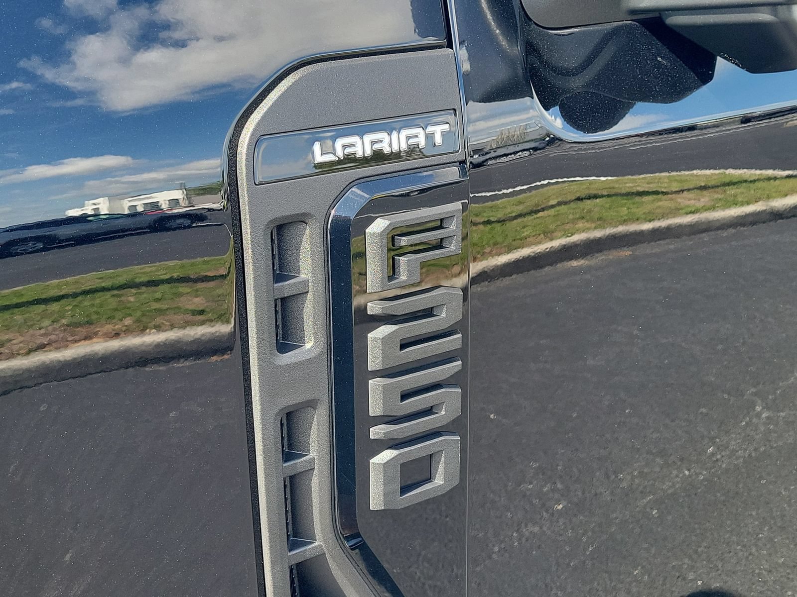 Certified 2024 Ford F250 Lariat w/ Sport Appearance Package AWD/4WD image 8