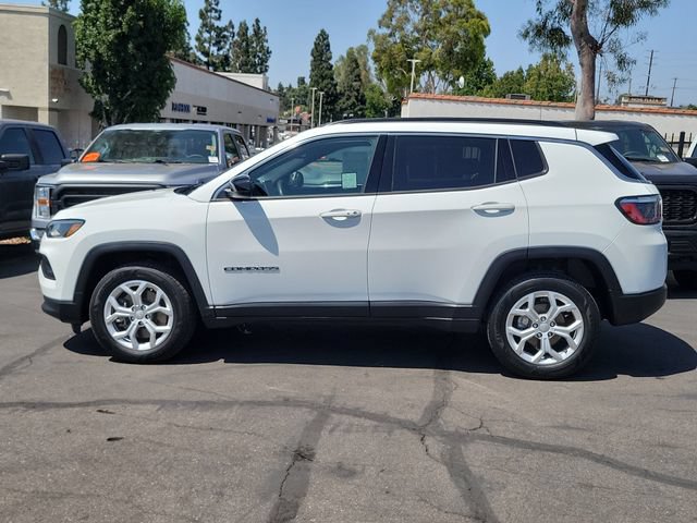 Used 2024 Jeep Compass Latitude AWD/4WD image 26