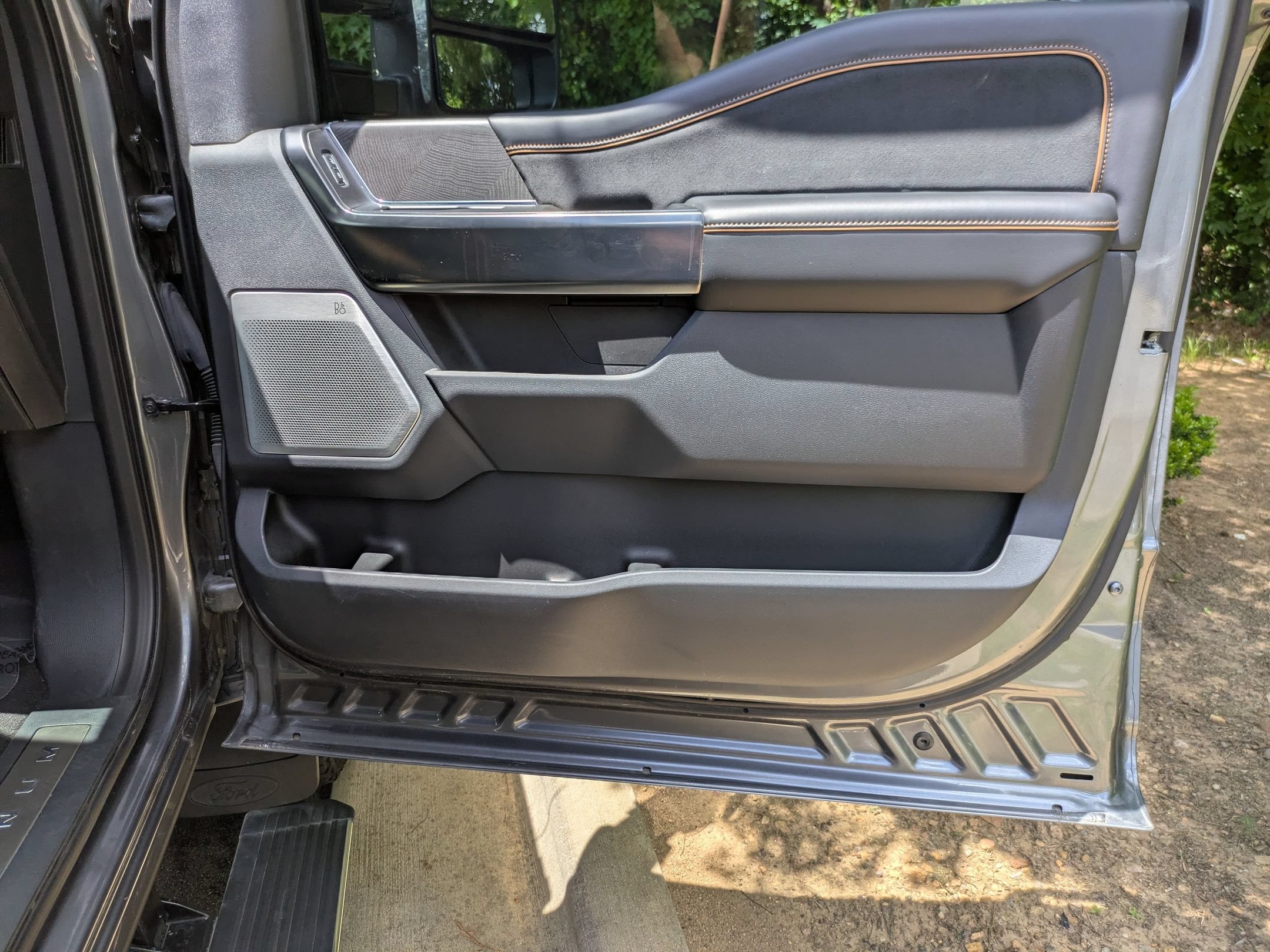 Certified 2024 Ford F250 Platinum w/ FX4 Off-Road Package AWD/4WD image 40