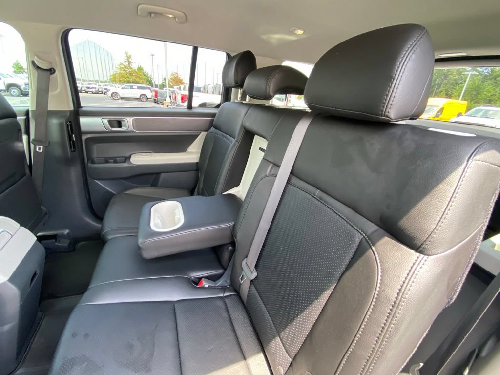 Used 2025 Hyundai Santa Fe SE FWD image 23