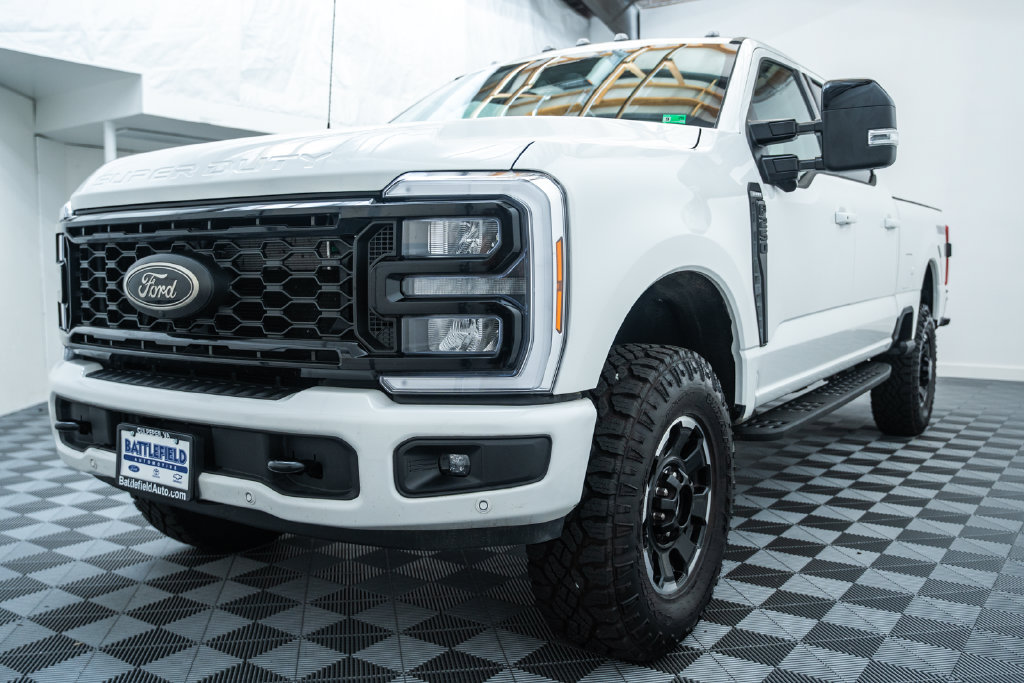 Certified 2026 Ford F250 Lariat w/ Tremor Off-Road Package AWD/4WD image 3