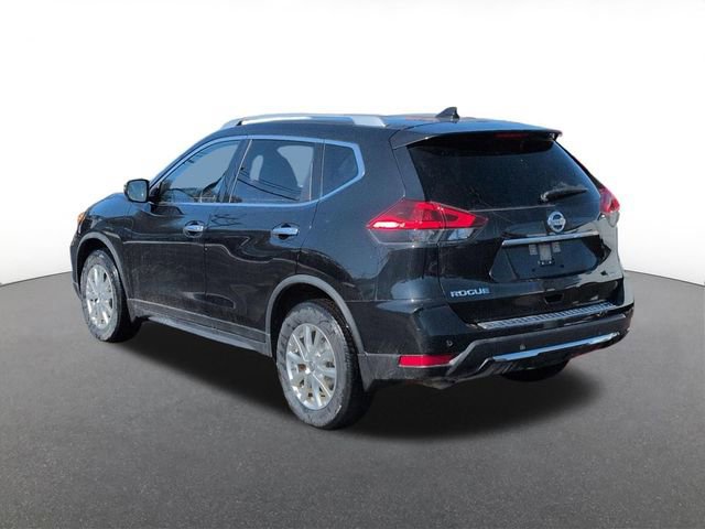Used 2020 Nissan Rogue SV image 2