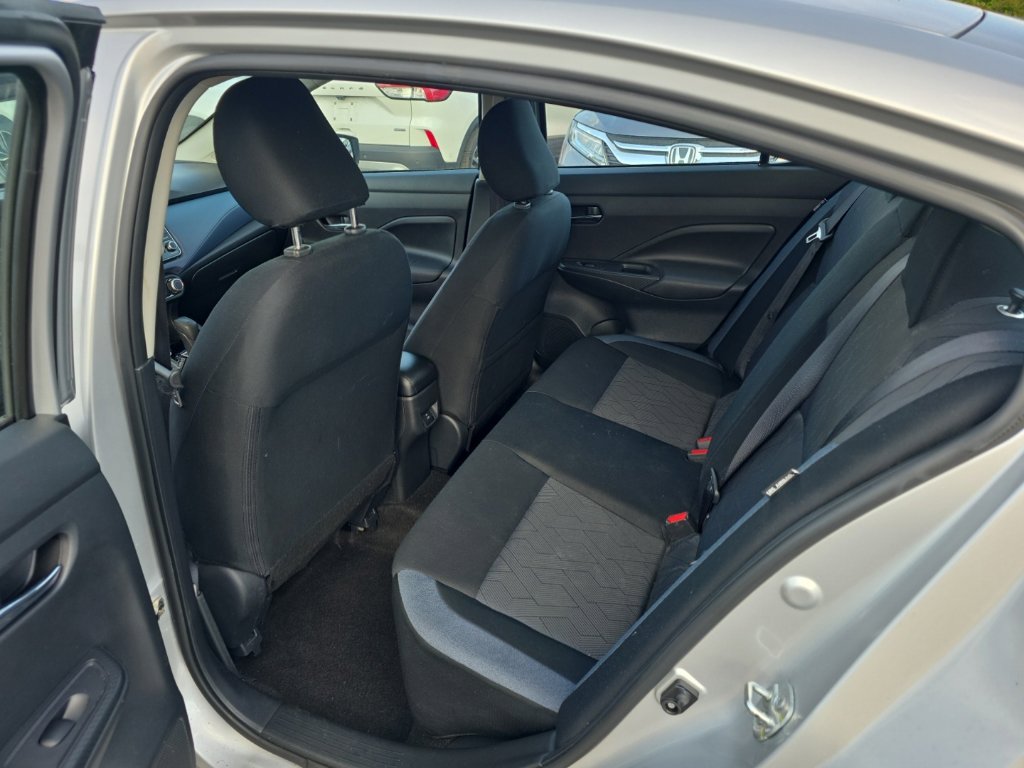Used 2024 Nissan Versa SV FWD image 5