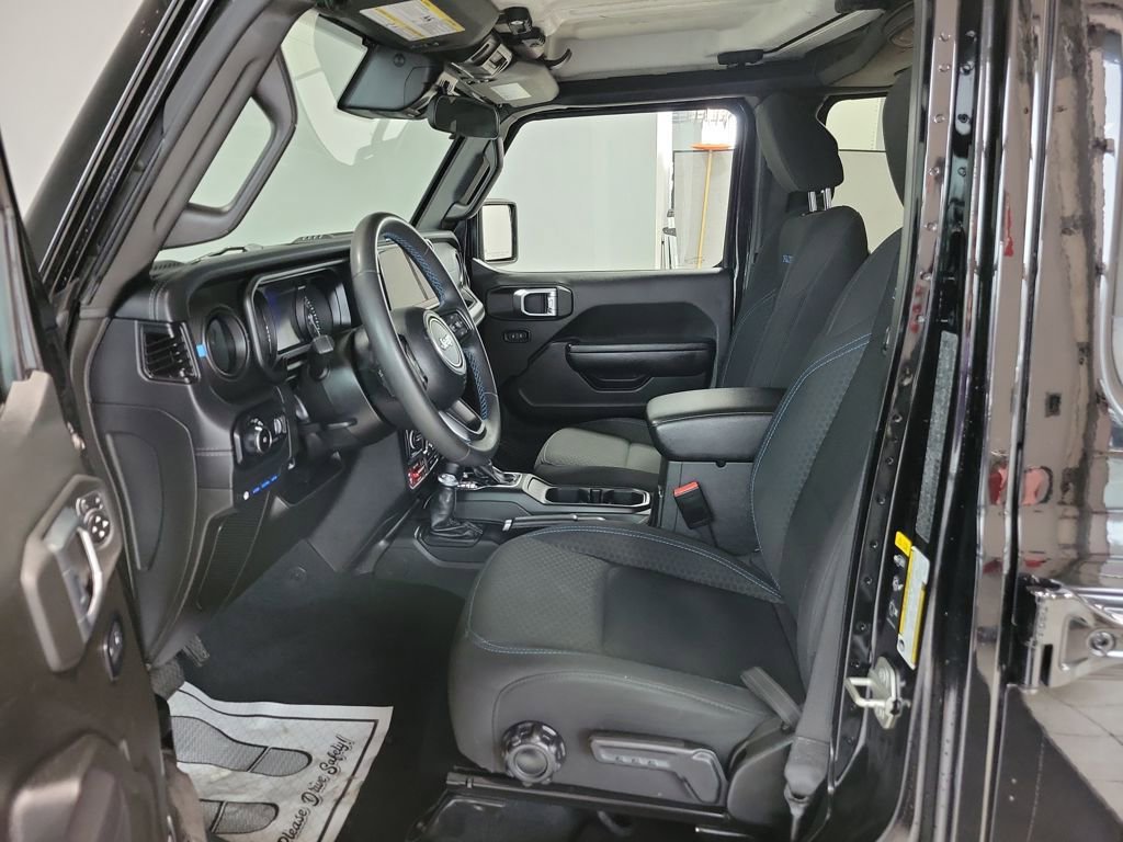 Used 2024 Jeep Wrangler Unlimited Rubicon 4xe AWD/4WD image 2