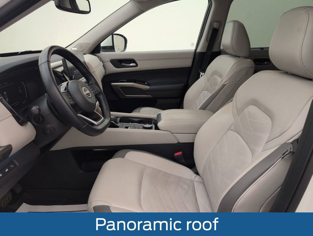 Used 2022 Nissan Pathfinder Platinum w/ Cargo Package image 9