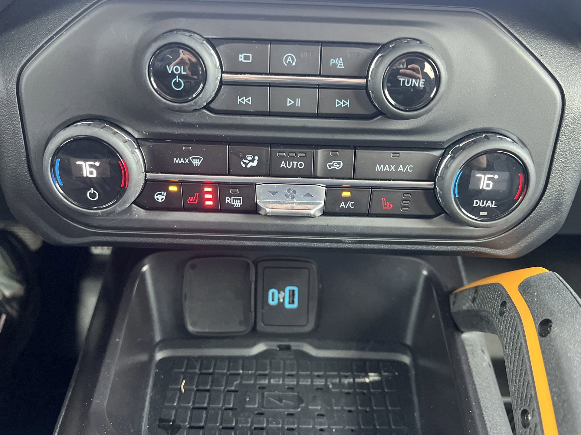 Certified 2024 Ford Bronco Badlands image 13