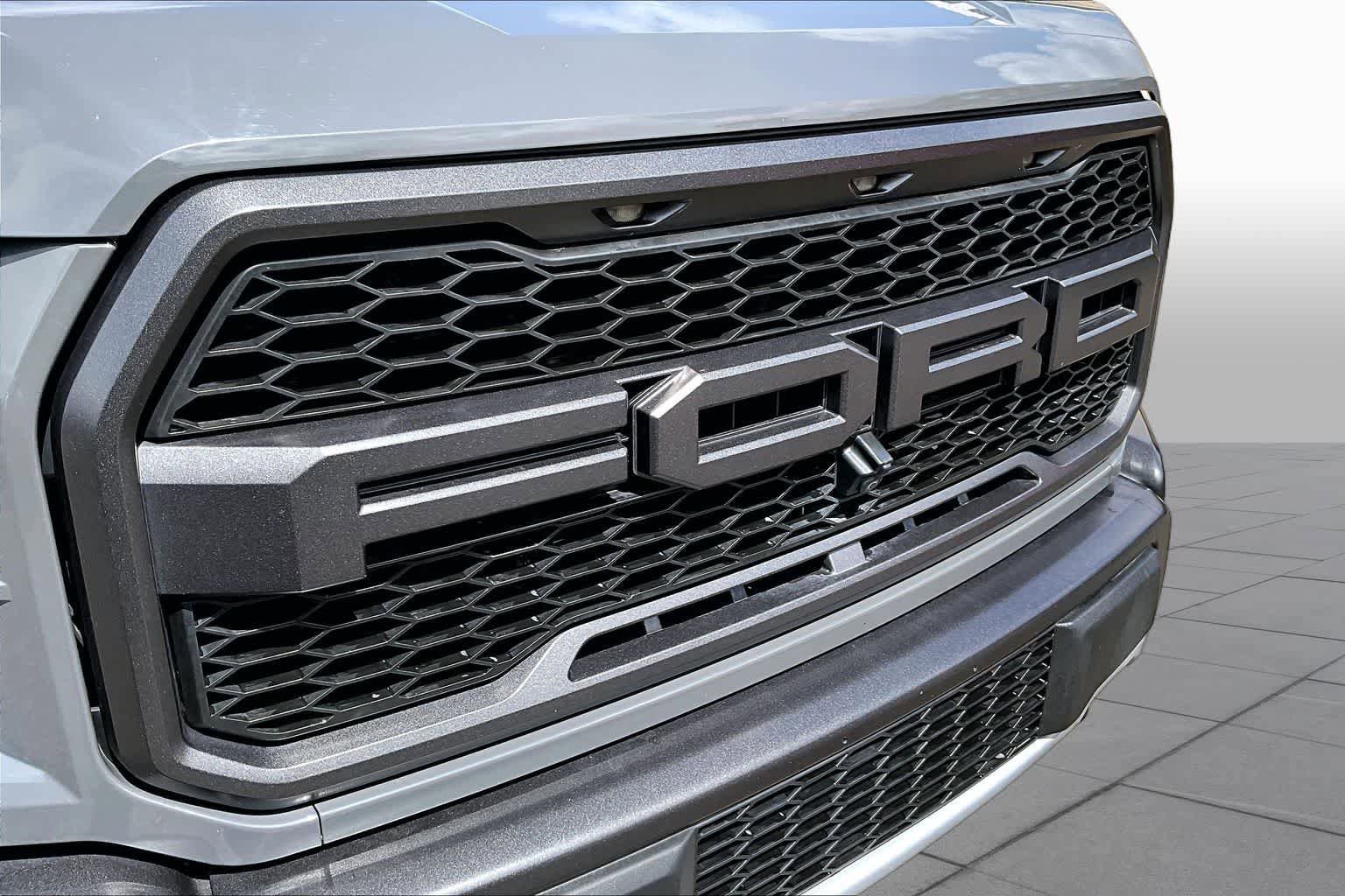 Certified 2020 Ford F150 Raptor w/ Equipment Group 802A Luxury AWD/4WD image 30