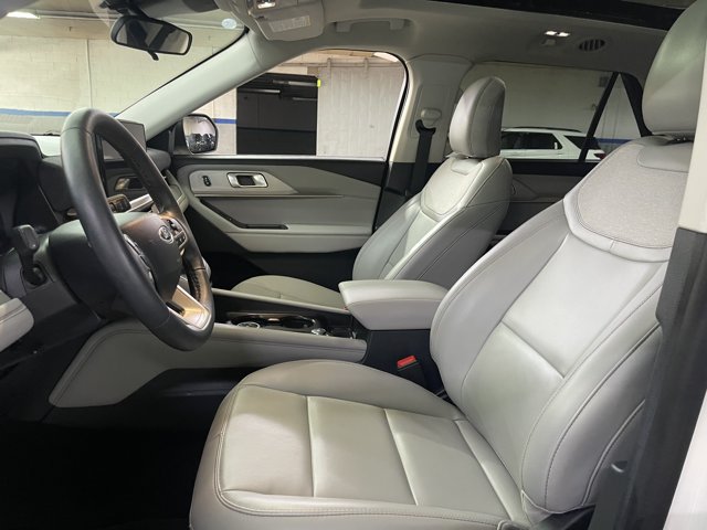Certified 2025 Ford Explorer Active w/ Active Comfort Package AWD/4WD image 14