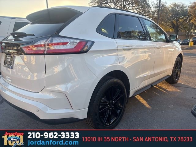 Certified 2023 Ford Edge ST-Line image 4