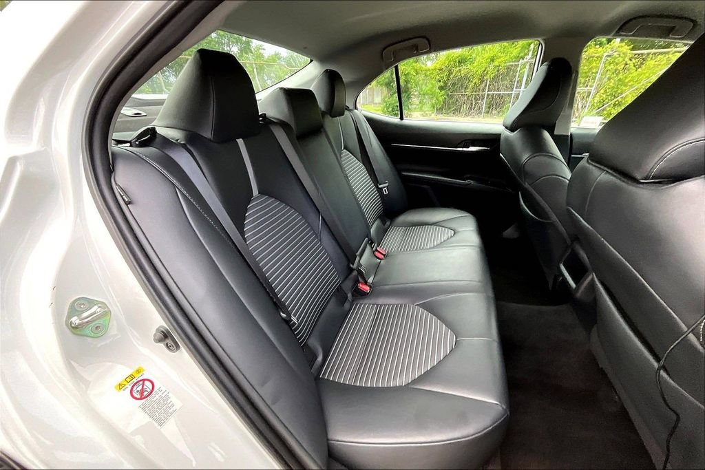Used 2019 Toyota Camry SE FWD image 25