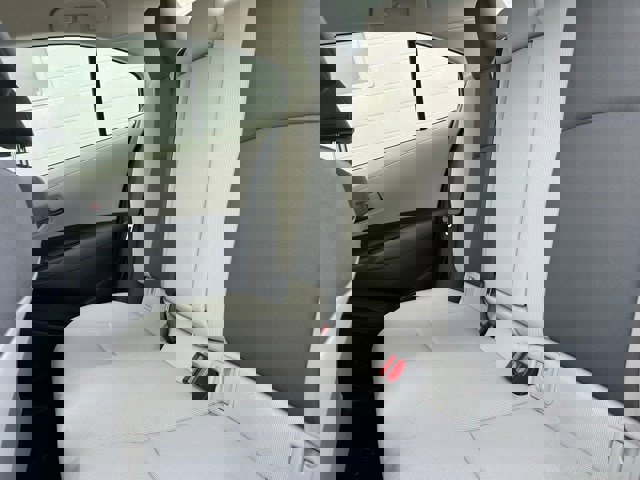 Used 2022 Toyota Corolla LE image 9