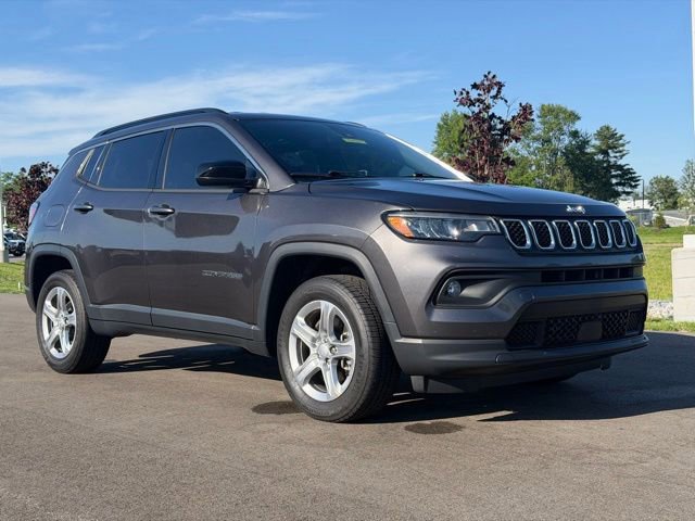 Used 2023 Jeep Compass Latitude AWD/4WD image 1