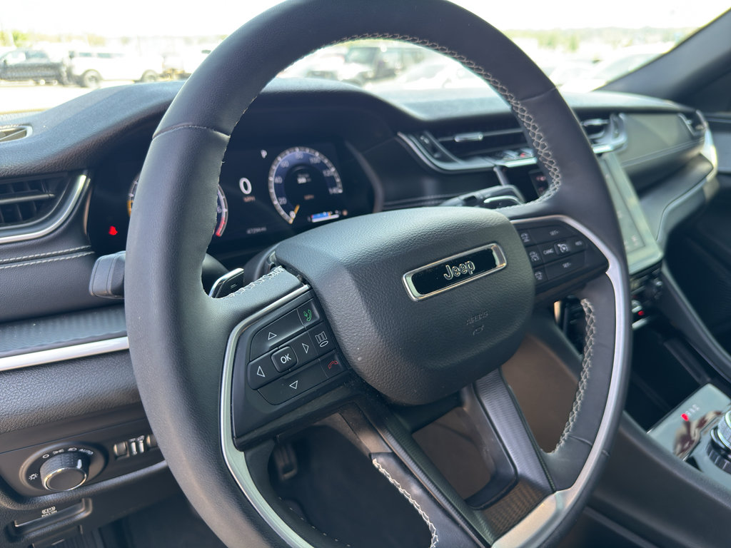 Used 2023 Jeep Grand Cherokee L Laredo AWD/4WD image 18